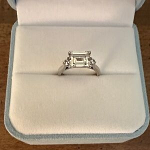 Elegant Silver Ring with Clear Gemstone